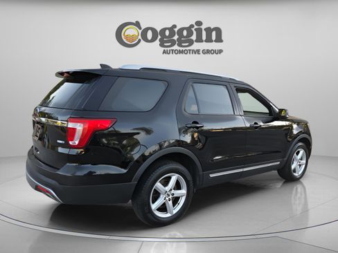 Used 2016 Ford Explorer XLT w/ Equipment Group 202A image 5