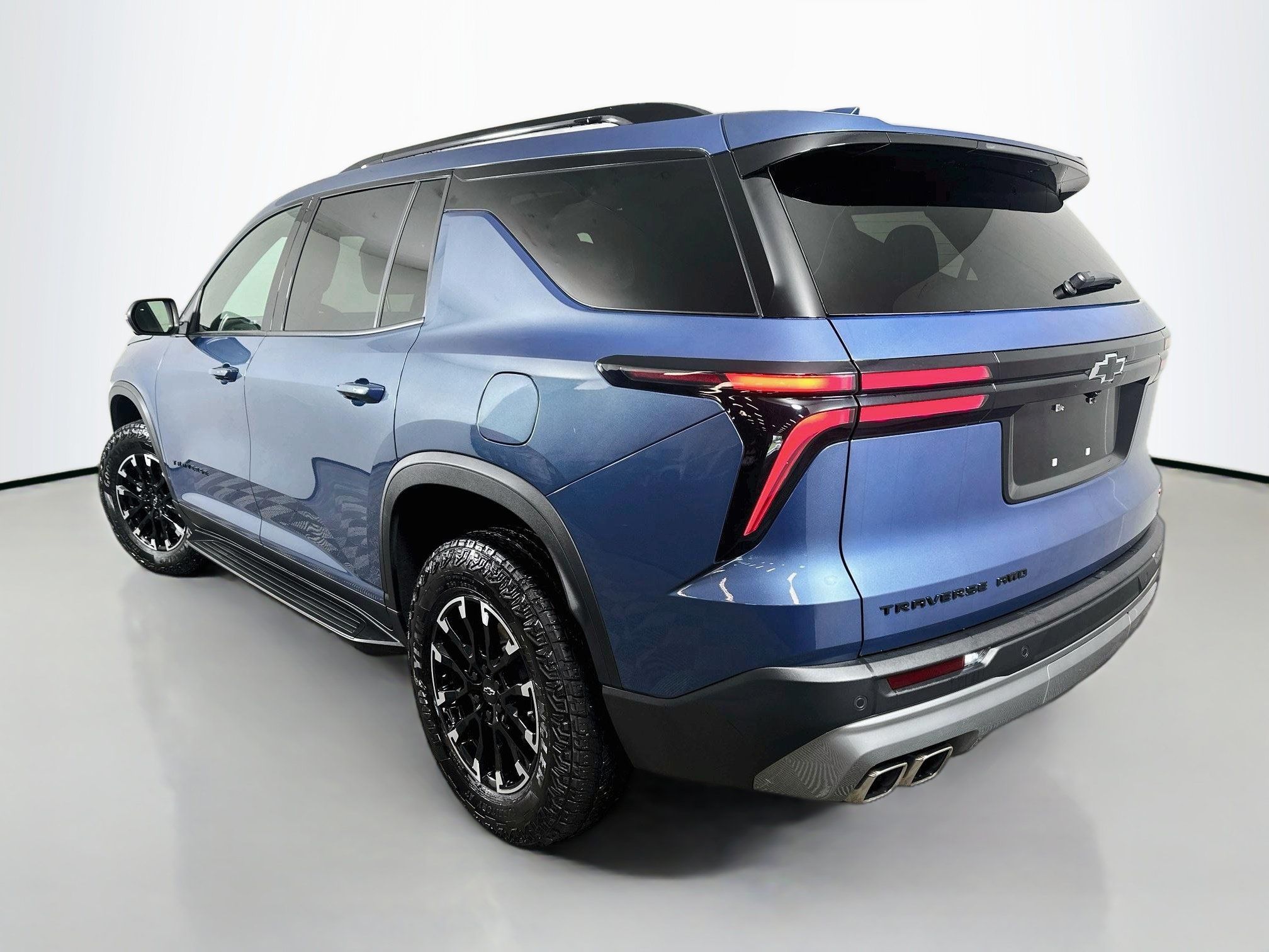 Used 2025 Chevrolet Traverse Z71 w/ Driver Confidence Package AWD/4WD image 5