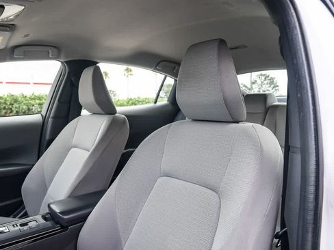 Used 2025 Toyota Prius LE FWD image 17