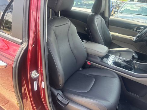 Used 2026 Kia Carnival FWD image 38