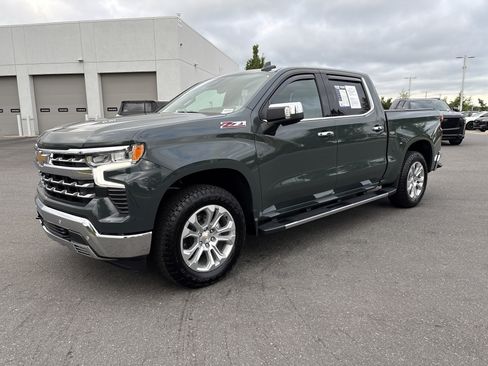 Used 2025 Chevrolet Silverado 1500 LTZ AWD/4WD image 5