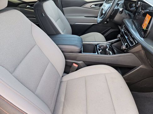 Used 2025 Chevrolet Traverse LT AWD/4WD image 14