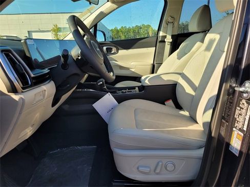 New 2025 Kia Sorento S w/ Panoramic Sunroof Package image 6