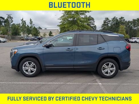 Certified 2024 GMC Terrain SLE w/ Driver Convenience Package FWD image 9