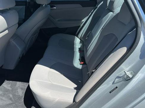 Used 2019 Hyundai Sonata SE FWD image 18