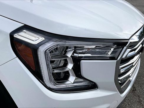 Used 2024 GMC Terrain SLT AWD/4WD image 39