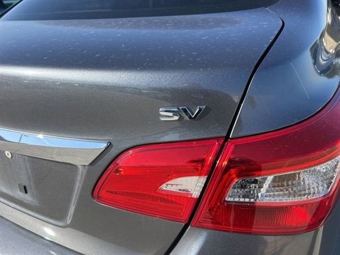 Used 2017 Nissan Sentra SV image 4