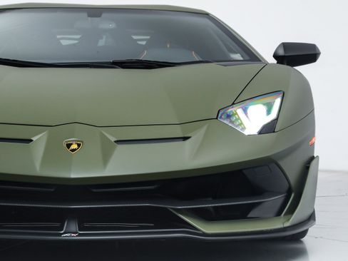 Used 2020 Lamborghini Aventador SVJ image 12