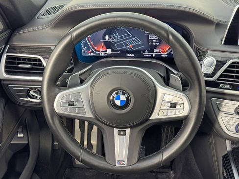 Used 2022 BMW 750i xDrive w/ Executive Package image 21