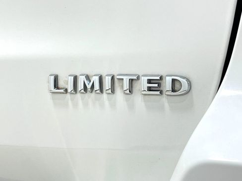 Used 2016 Jeep Grand Cherokee Limited image 40