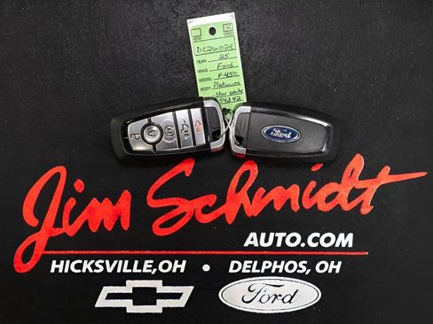 Used 2025 Ford F450 Platinum w/ FX4 Off-Road Package image 45