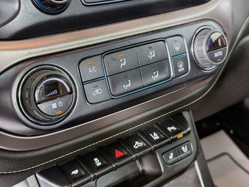 Used 2021 GMC Canyon Denali AWD/4WD image 16