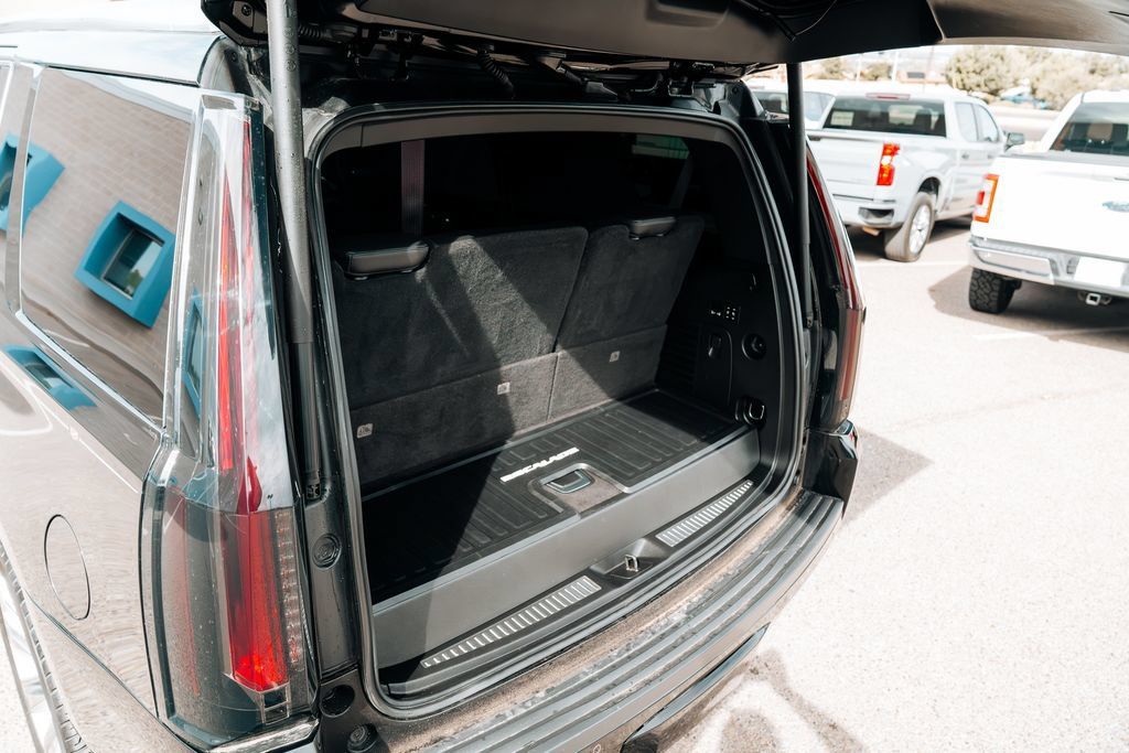 Used 2017 Cadillac Escalade Platinum AWD/4WD image 40