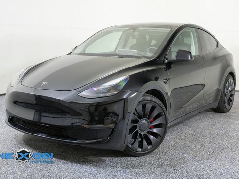 Used 2024 Tesla Model Y Performance AWD/4WD image 3