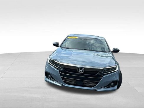 Used 2022 Honda Accord Sport image 2