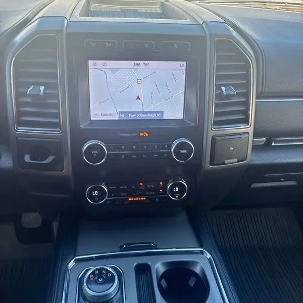 Used 2020 Ford Expedition XLT w/ Equipment Group 202A AWD/4WD image 29