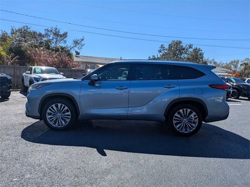 Used 2021 Toyota Highlander Platinum image 7