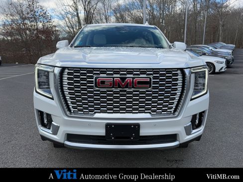 Used 2023 GMC Yukon XL Denali w/ Denali Reserve Package image 3