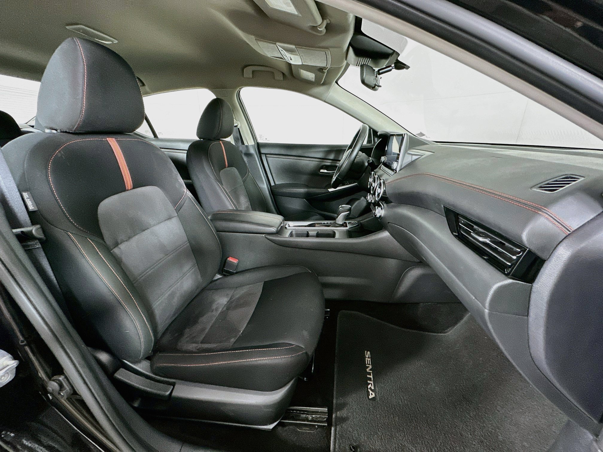 Used 2025 Nissan Sentra SR w/ Midnight Edition FWD image 29