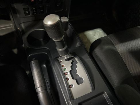 Used 2007 Toyota FJ Cruiser 4WD image 28