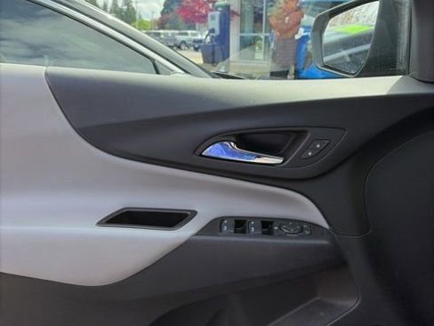 Used 2023 Chevrolet Equinox LS w/ LS Convenience Package image 11
