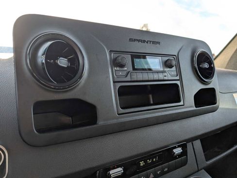 Used 2025 Mercedes-Benz Sprinter 2500 image 33