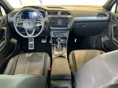 Used 2023 Volkswagen Tiguan SE R-Line image 14