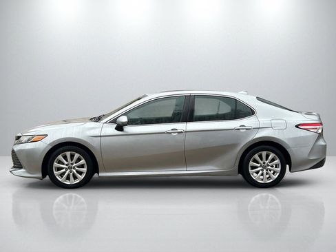 Used 2019 Toyota Camry LE image 8
