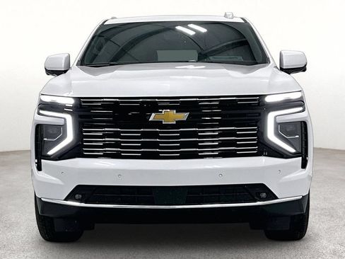 Used 2025 Chevrolet Tahoe High Country AWD/4WD image 4