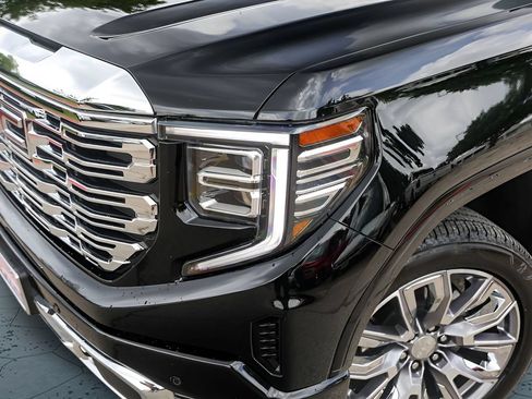 Used 2026 GMC Sierra 1500 Denali w/ Denali Reserve Package AWD/4WD image 3