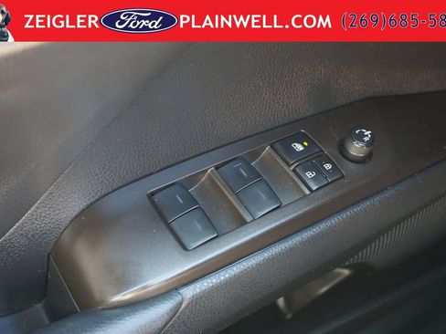 Used 2022 Toyota Camry SE w/ Cold Weather Package AWD/4WD image 29