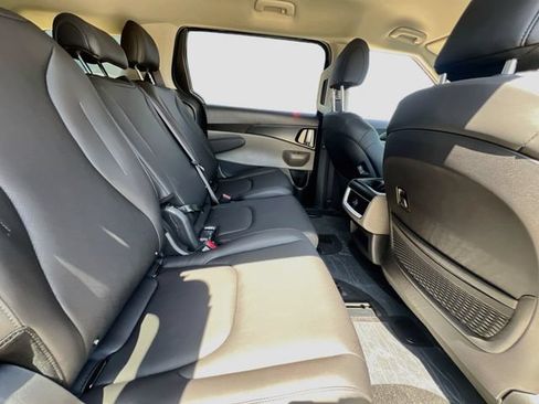 New 2026 Kia Carnival FWD image 29