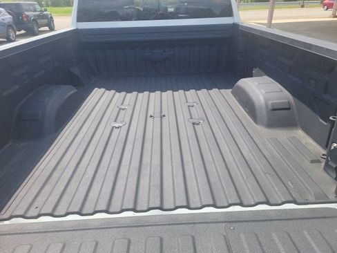 Used 2024 Chevrolet Silverado 2500 LTZ w/ LTZ Convenience Package AWD/4WD image 5