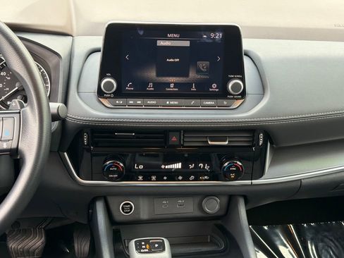 Used 2023 Nissan Rogue SV image 19