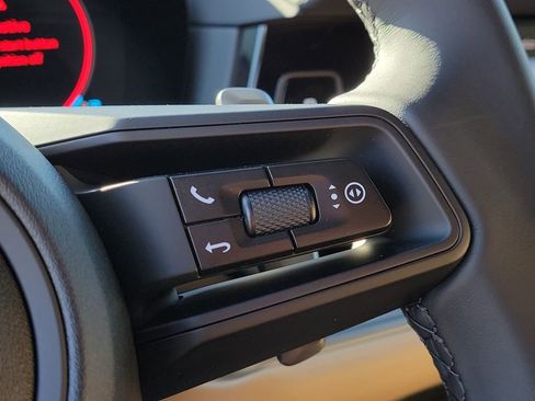 New 2026 Porsche Cayenne image 37