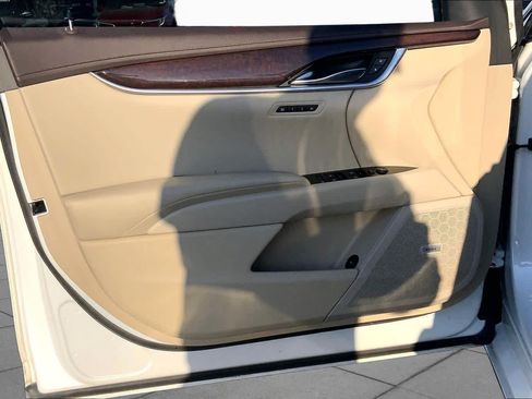Used 2016 Cadillac XTS Luxury w/ Driver Awareness Package FWD image 21