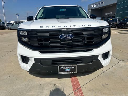 New 2025 Ford Expedition Max Active image 8