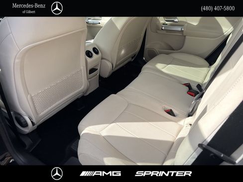 Used 2022 Mercedes-Benz GLB 250 image 22