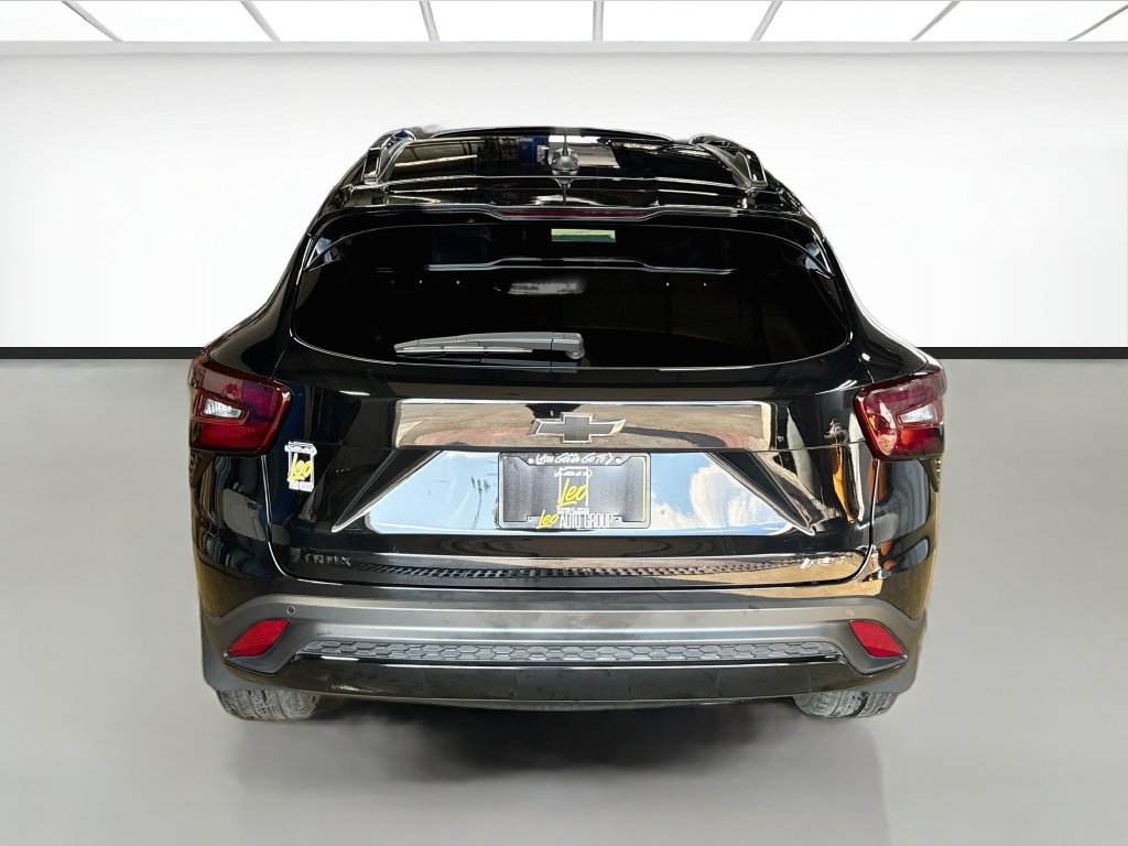 Used 2025 Chevrolet Trax RS w/ Sunroof Package FWD image 6