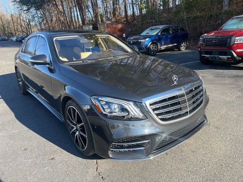 Used 2020 Mercedes-Benz S 560 Sedan image 3