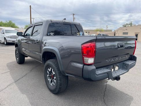 Used 2017 Toyota Tacoma TRD Off-Road w/ Tow Package image 5