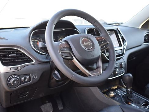 Used 2022 Jeep Cherokee Limited image 10