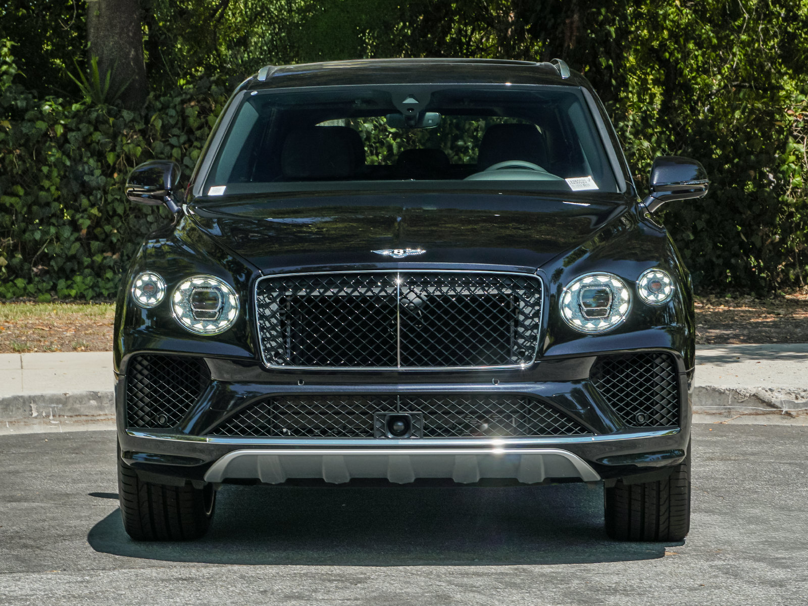 Used 2025 Bentley Bentayga Extended Wheelbase AWD/4WD image 10