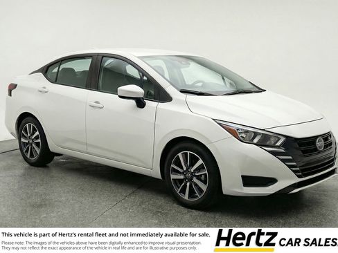 Used 2025 Nissan Versa SV image 1