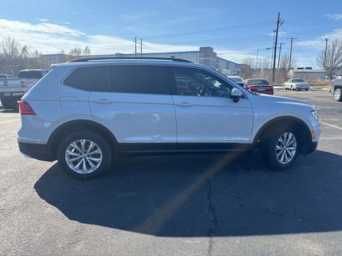 Used 2018 Volkswagen Tiguan SE image 2