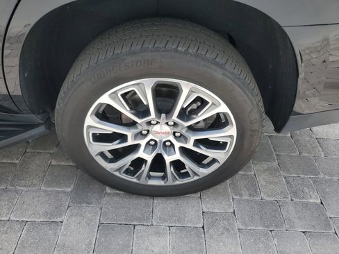 Used 2025 GMC Yukon Denali AWD/4WD image 7