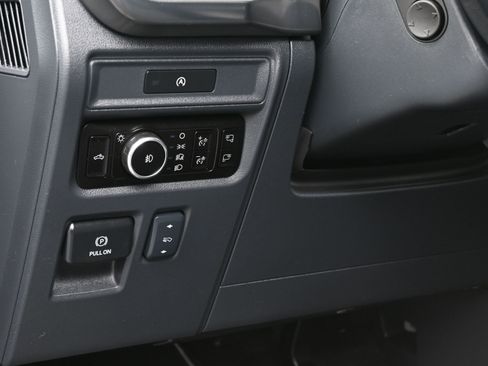 Used 2025 Ford F150 Platinum w/ FX4 Off-Road Package image 22