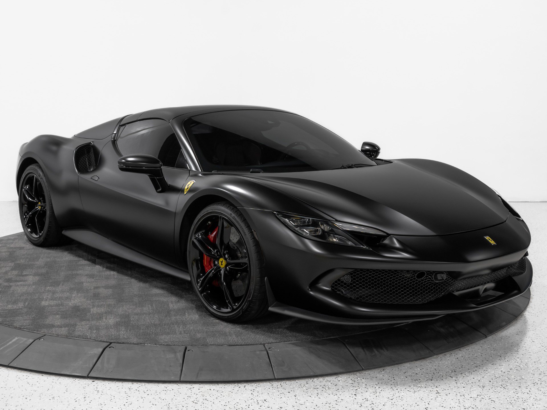 Used 2023 Ferrari 296 GTS RWD image 24