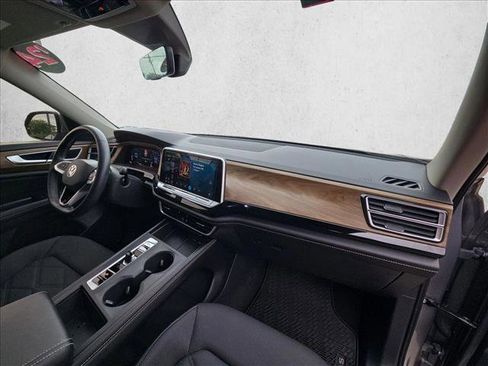 Used 2024 Volkswagen Atlas SE FWD image 20