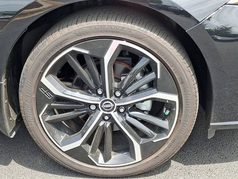 Used 2023 Nissan Altima 2.5 SR AWD/4WD image 8